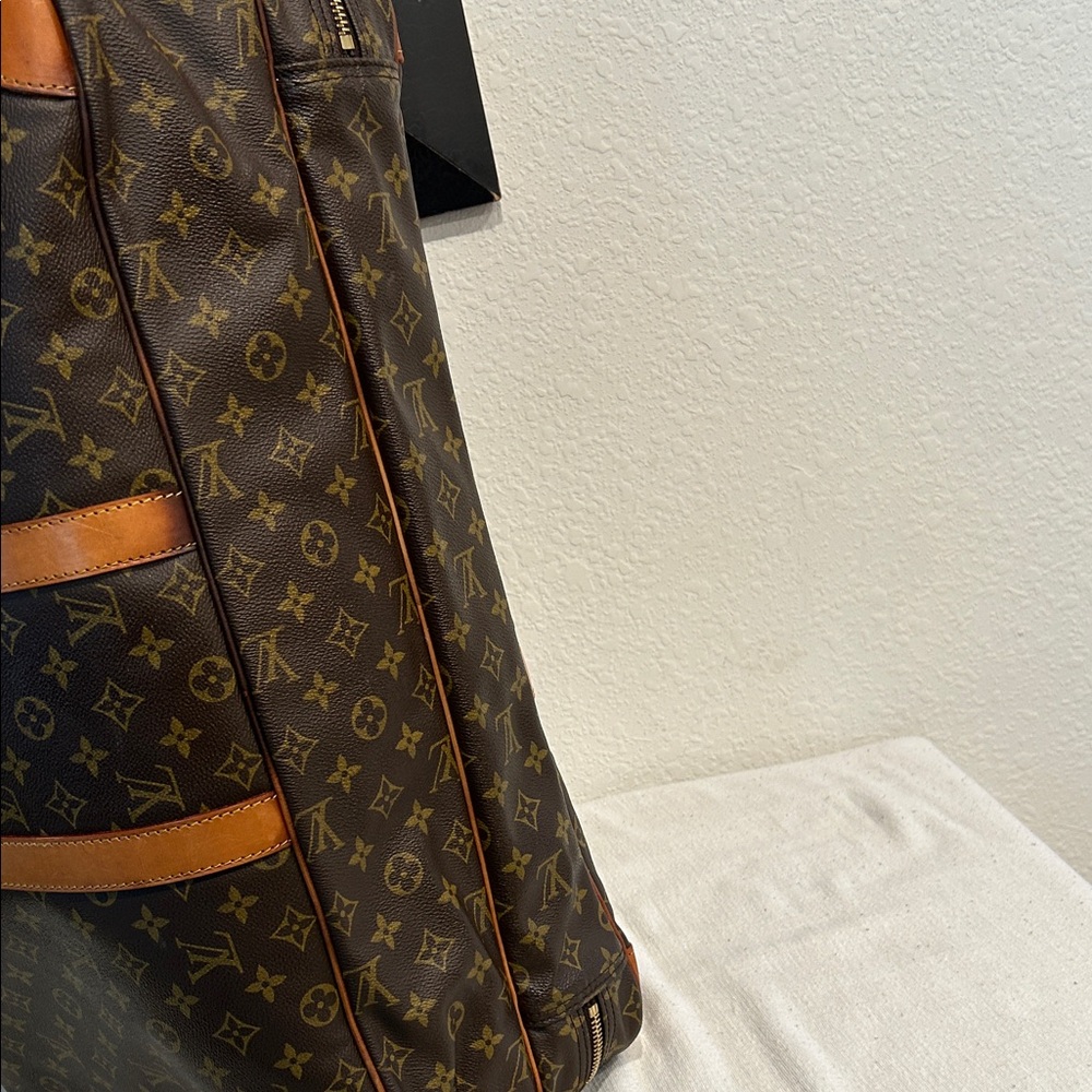 Kabul leather travel bag
Louis Vuitton Brown and Tan - Picture 15 of 17